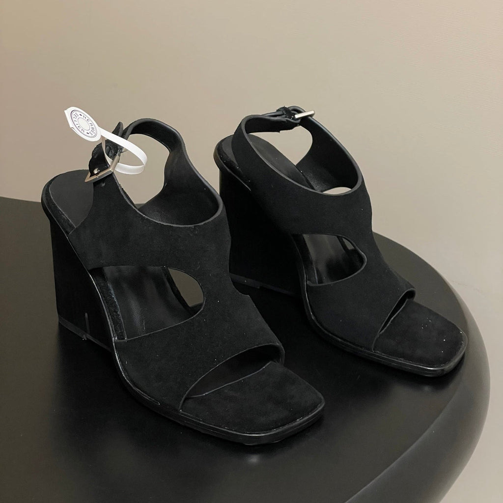 HERMES 25S KALYA WEDGE SANDAL 100 MM IN BLACK SUEDE
