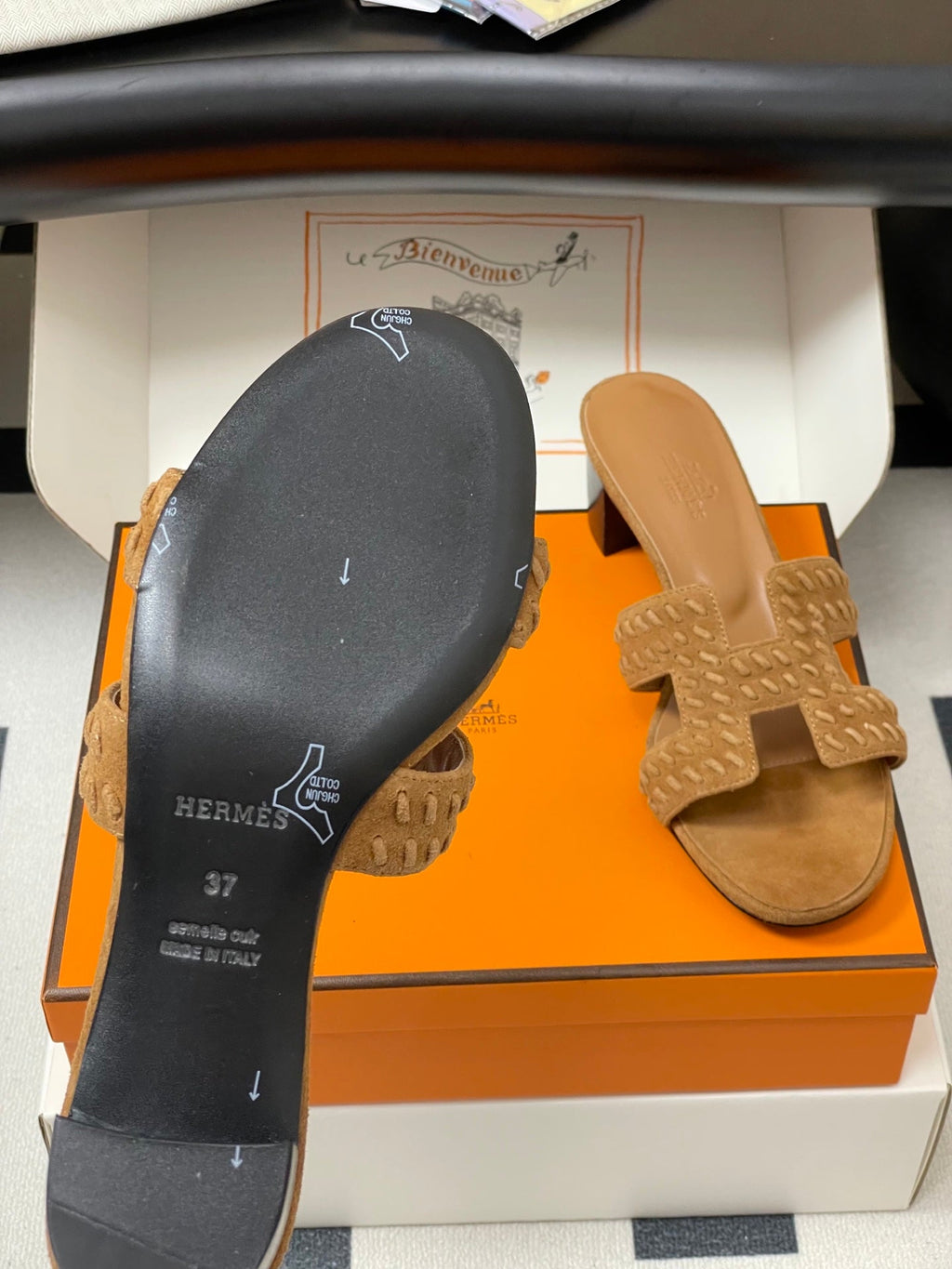 HERMES 25S ORAN HIGH‑HEEL SANDAL IN LIGHT BROWN SUEDE AND LAMBSKIN