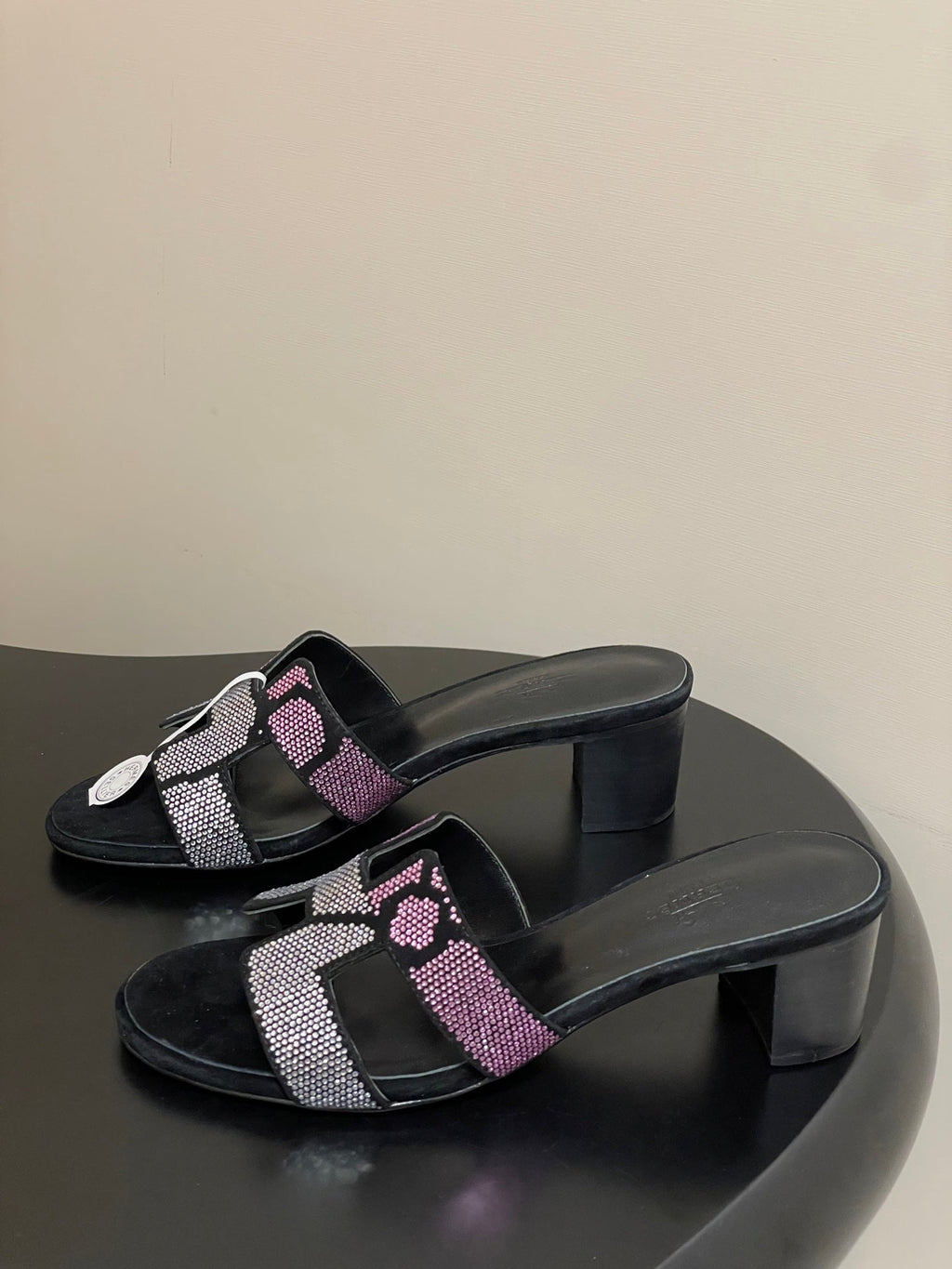 HERMES 25S ORAN HIGH‑HEEL SANDAL 50 MM IN BLACK LAMBSKIN WITH WHITE MIX PINK STONE DETAILS