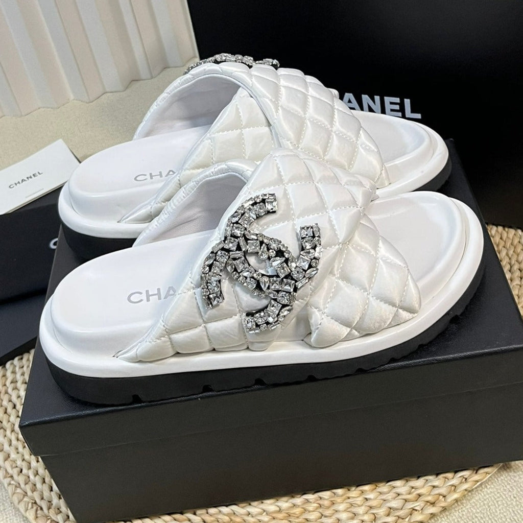 CHANEL Women's slippers with two crossed straps sheepskins white