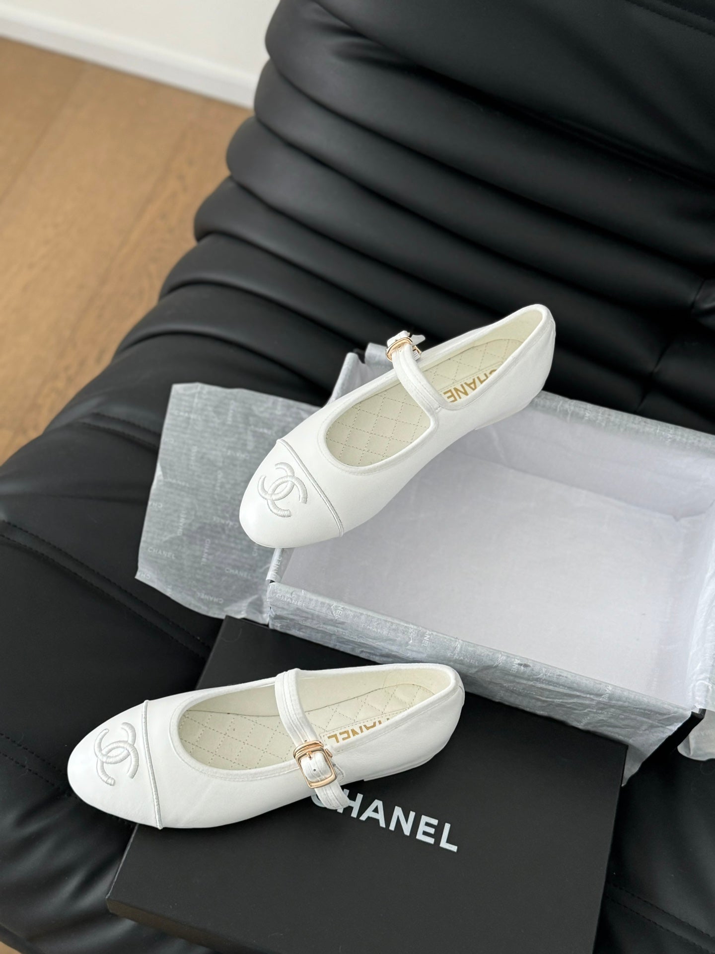CHANEL MARY JANE SHOES IN WHITE LAMBSKIN