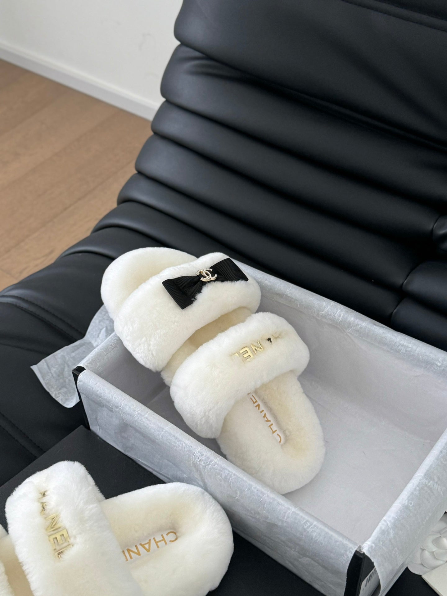 CHANEL DAD SANDAL MULE IN WHITE FLEECE WITH GOLD HARDWARE