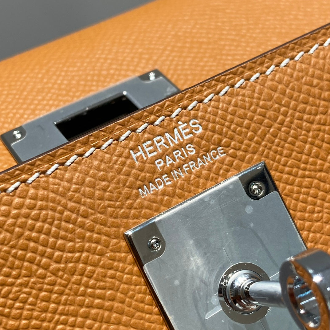 HERMES KELLY 28CM IN GOLD EPSOM CALFSKIN PALLADIUM HARDWARE