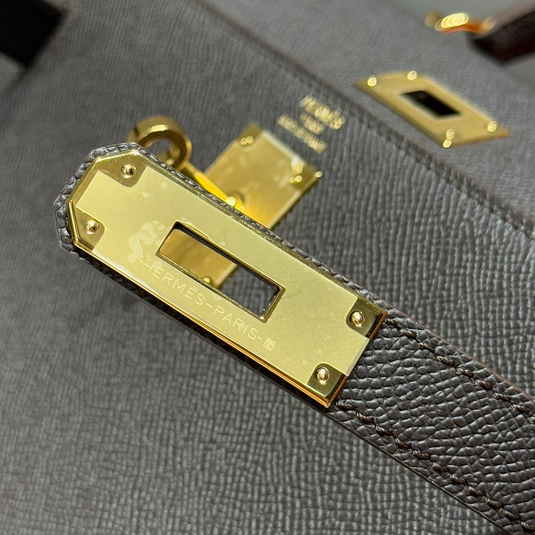 HERMES KELLY 28CM IN EBENE EPSOM CALFSKIN GOLD HARDWARE