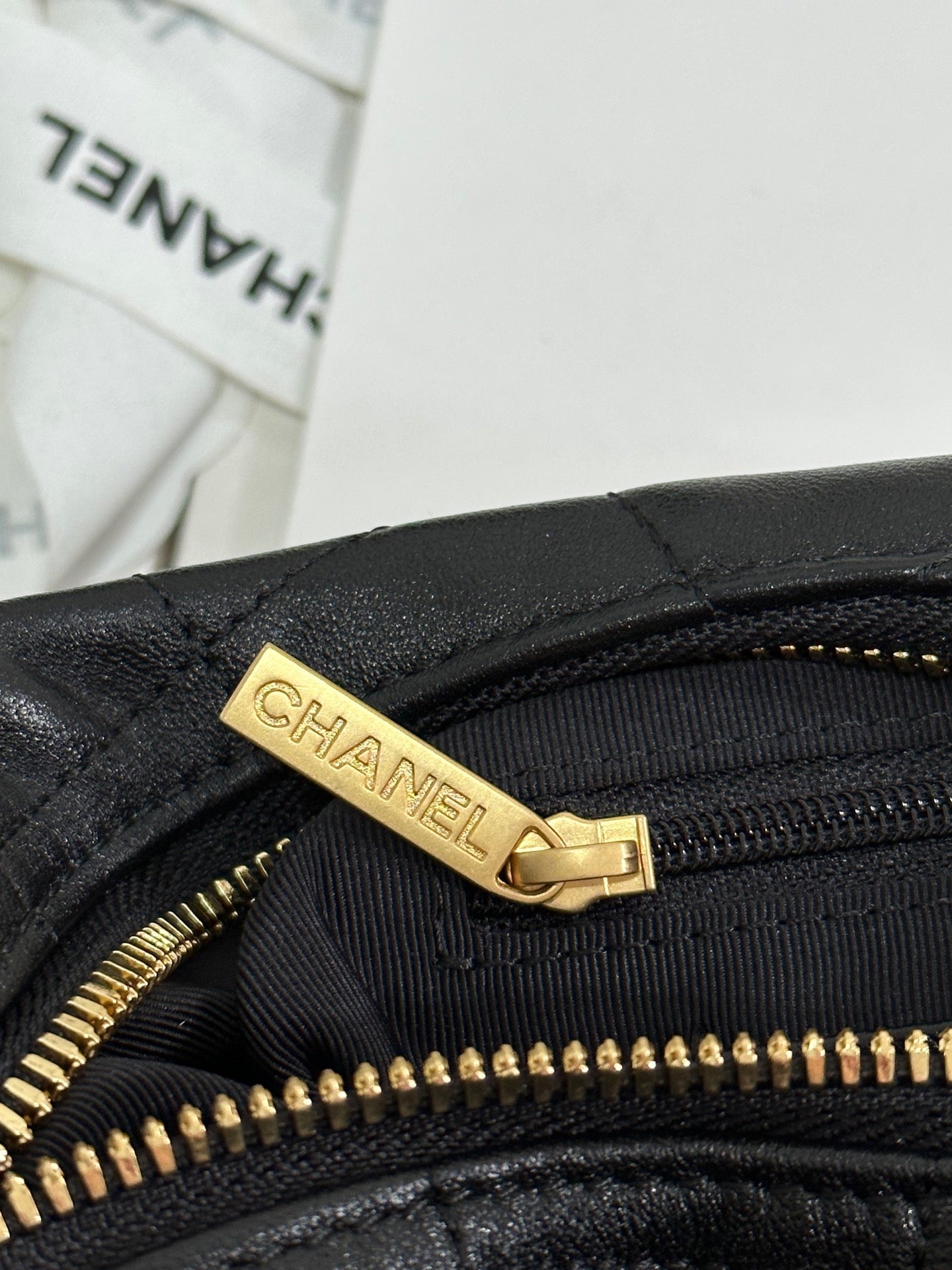 CHANEL QUILTED HOBO CARGO BAG 31 IN BLACK CALFSKIN GOLD CHAIN