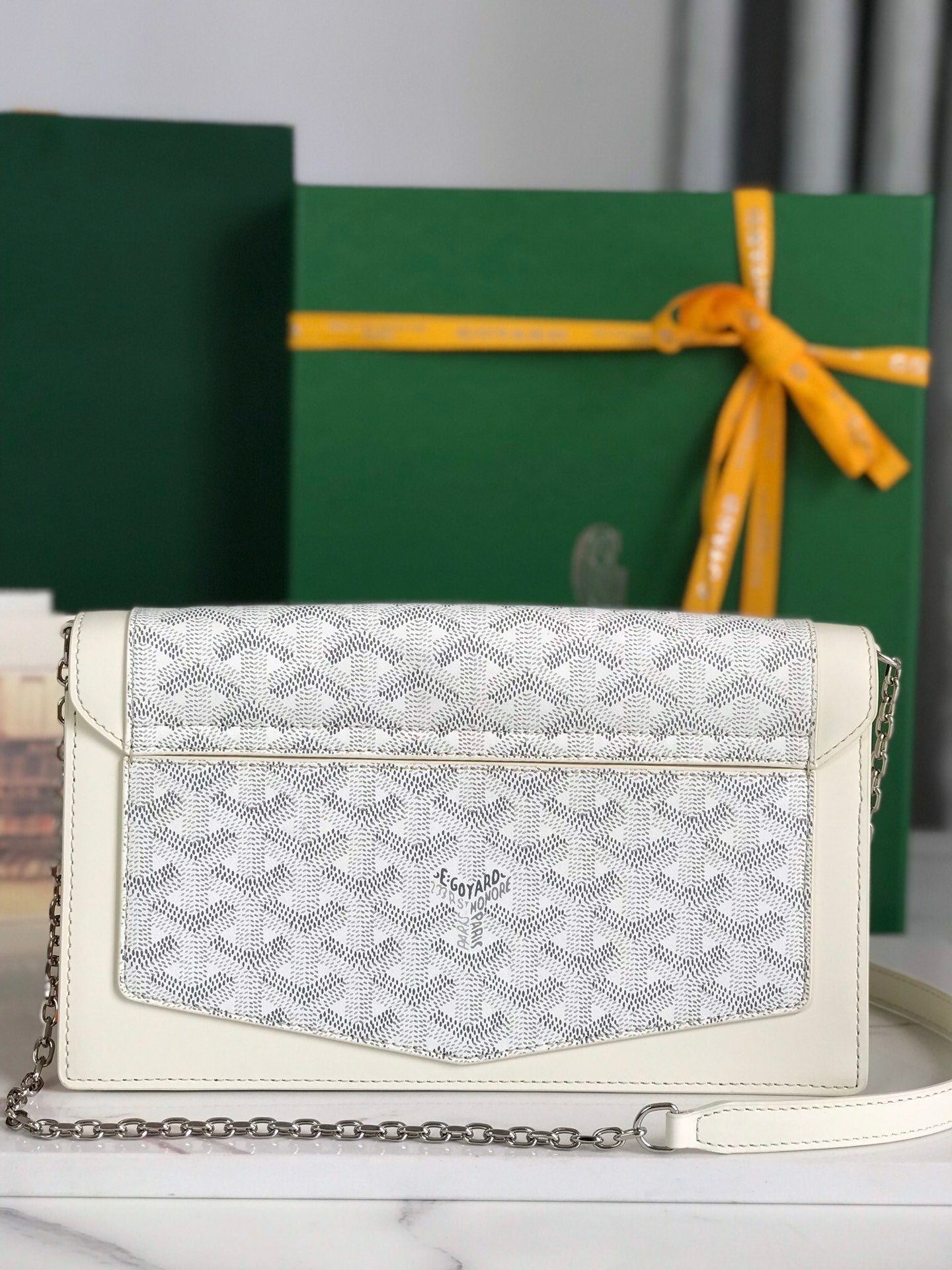 DUCHESSE MARIE-CAROLINE BAG 25 IN WHITE GOYARDINE CANVAS AND SMOOTH CALFSKIN