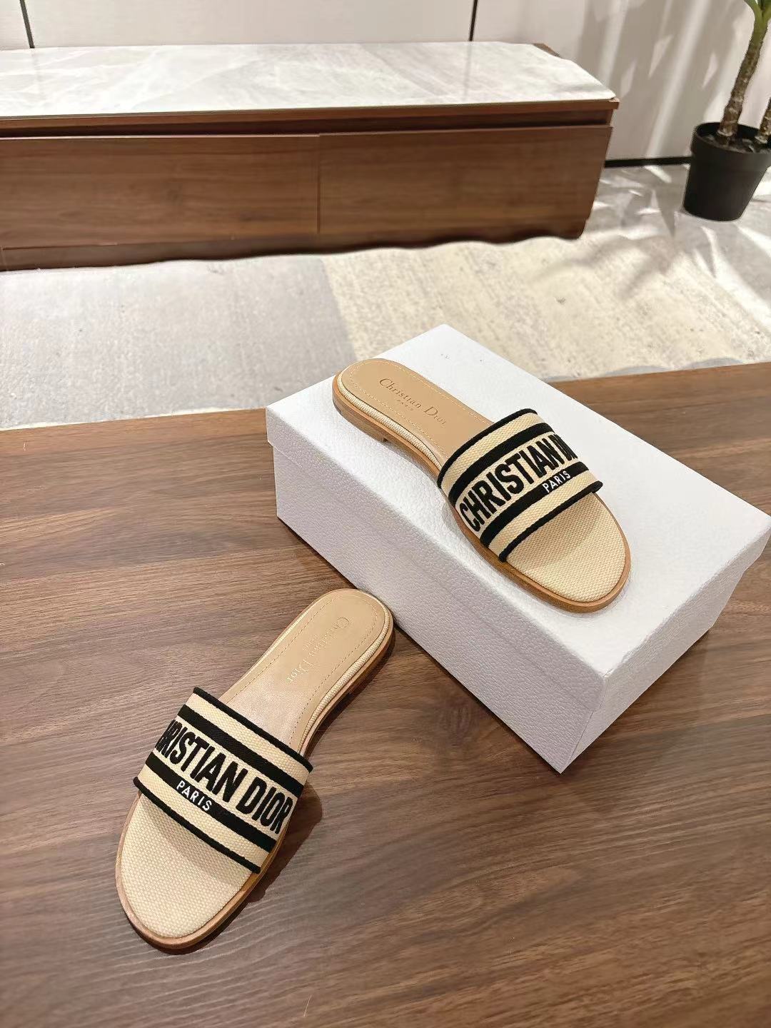 DIOR DWAY SLIDES IN BEIGE AND BLACK TECHNICAL FABRIC