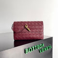 BOTTEGA VENETA ANDIAMO BAG 19 IN BAROLO CALFSKIN