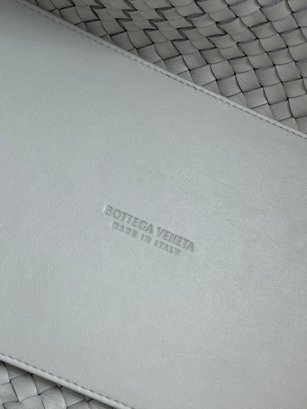 BOTTEGA VENETA SMALL CABAT 33 IN WHITE LAMBSKIN