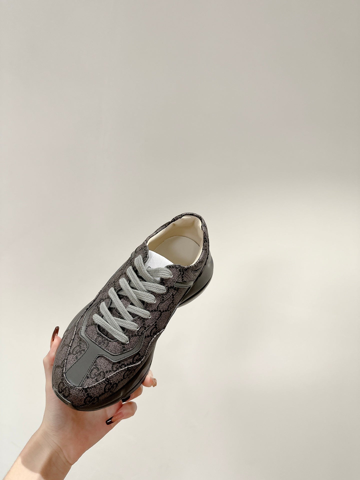 GUCCI RHYTON TRAINER GRAY CALFSKIN