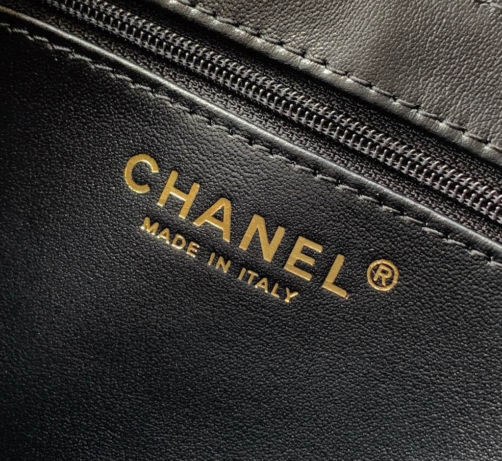 CHANEL SMALL 20 KELLY SHOPPER BLACK MIX WHITE TWEED BRUSHED GOLD HARDWARE