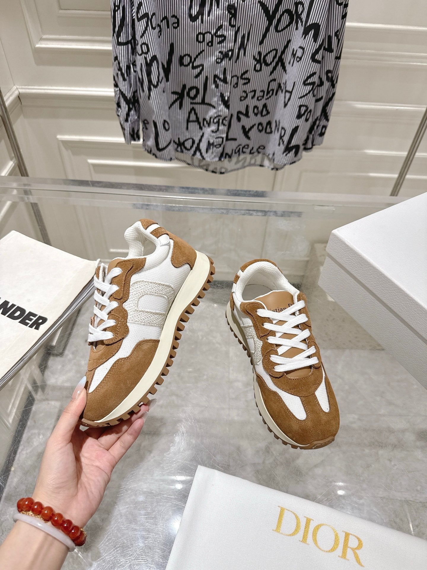DIOR 25S C'EST  SNEAKER IN WHITE HAZELNUT CALFSKIN AND SUEDE