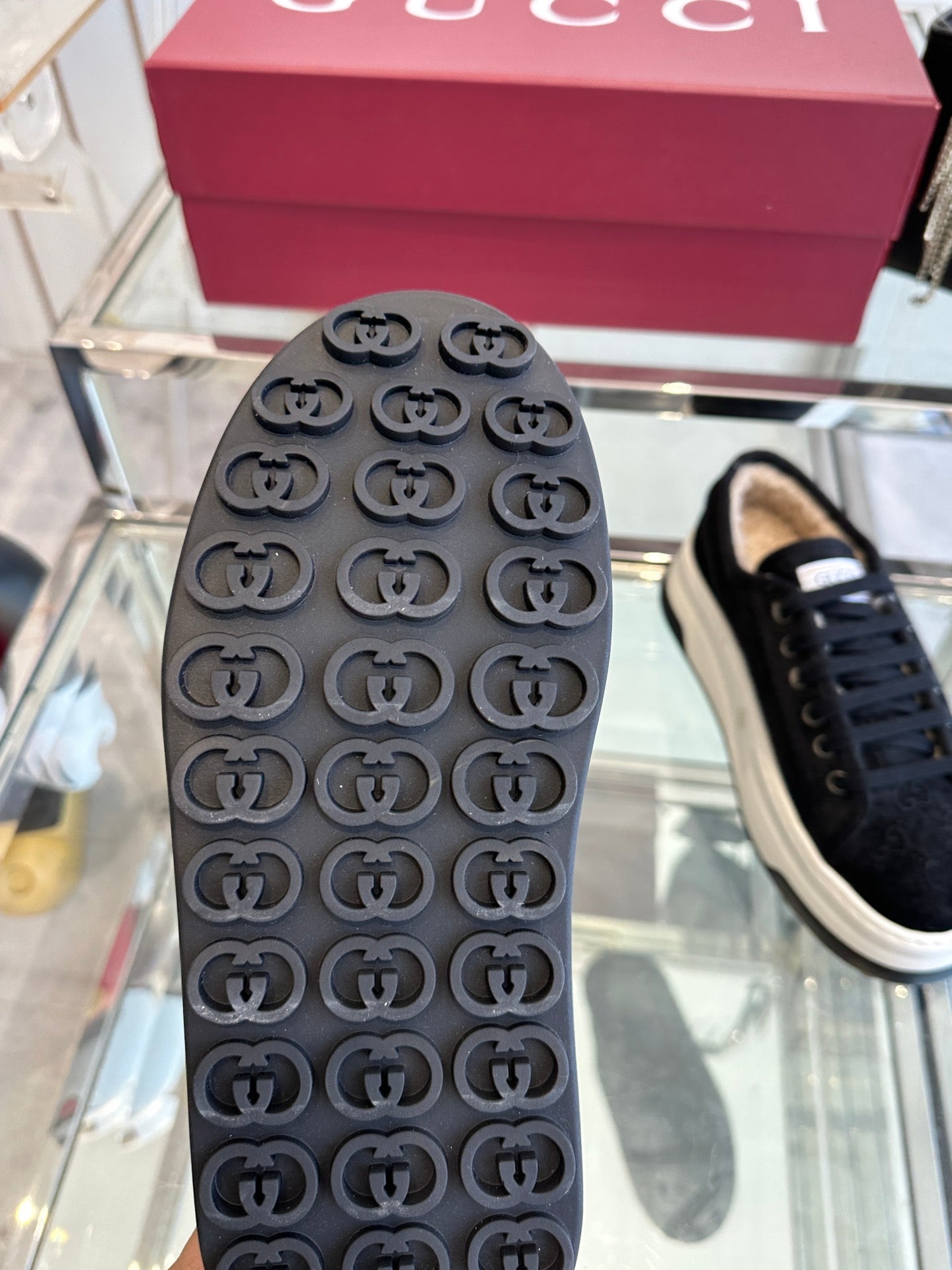 GUCCI SNEAKER IN BLACK CANVAS WITH BEIGE FLEECE LINING