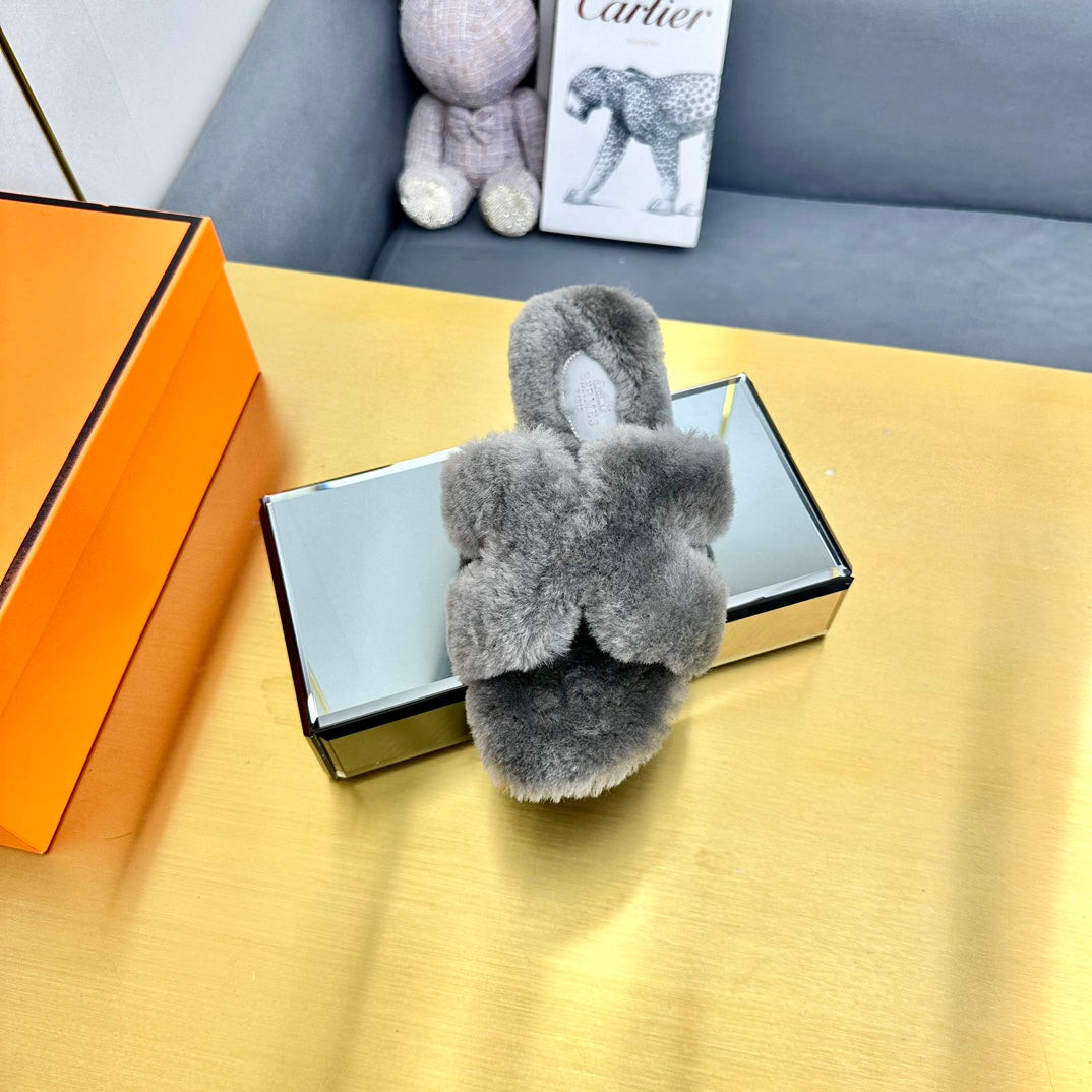 HERMES 0RAN SHEARLING SANDALS SMOKE GRAY