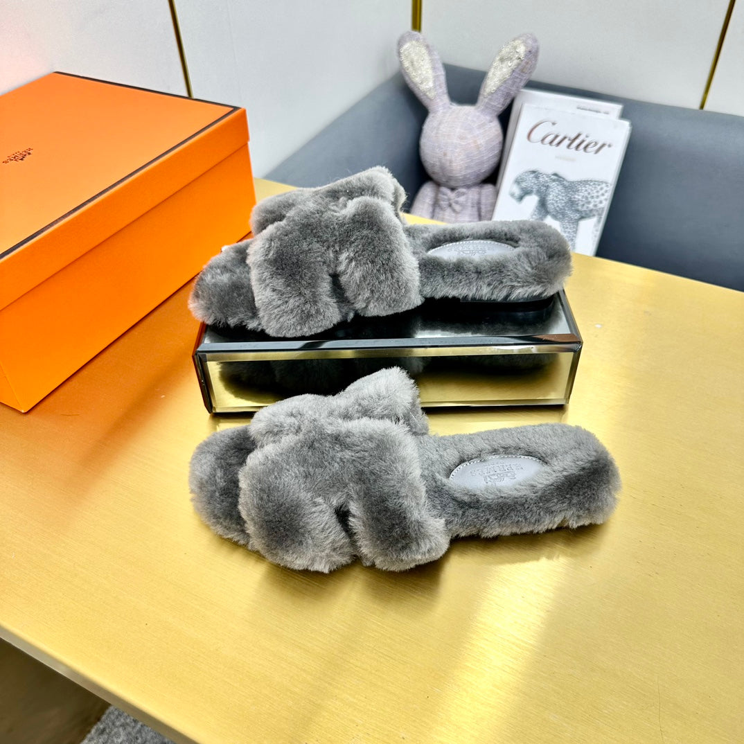 HERMES 0RAN SHEARLING SANDALS SMOKE GRAY