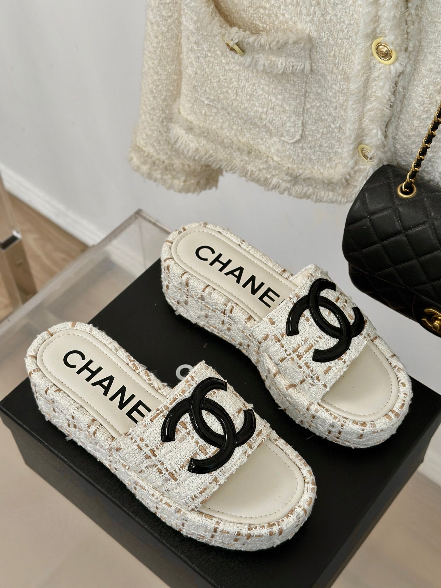 CHANEL CLASSIC SLIPPERS THICK SOLE IN WHITE MIX BROWN TWEED