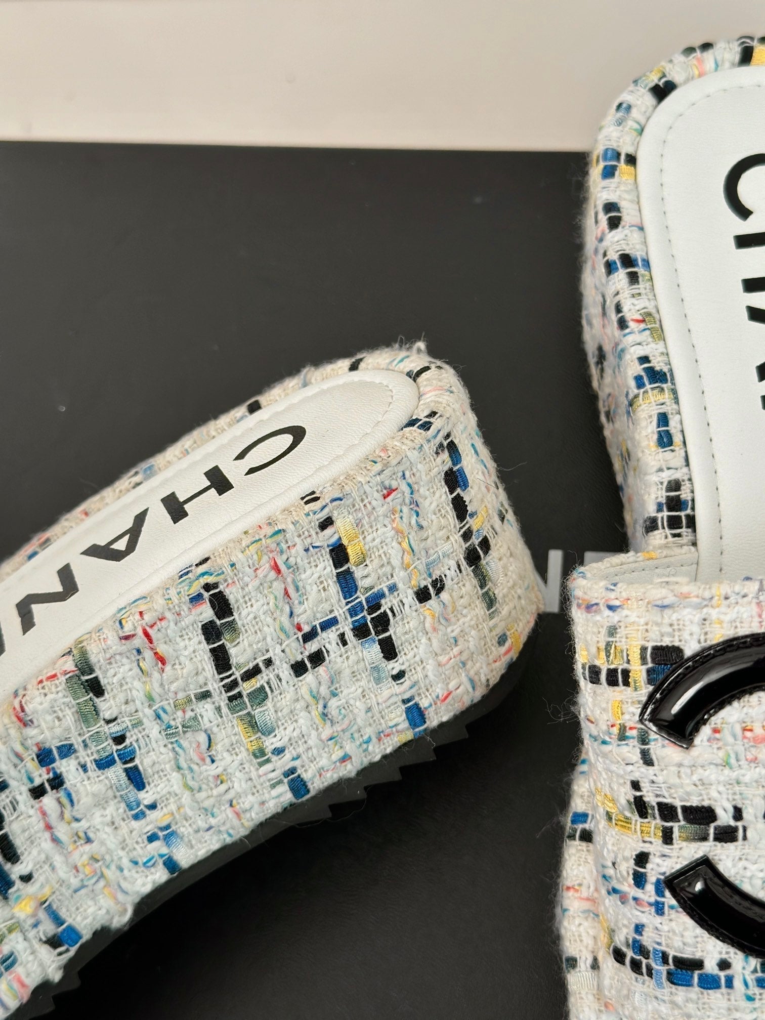 CHANEL CLASSIC SLIPPERS THICK SOLE IN MULTICOLOR TWEED