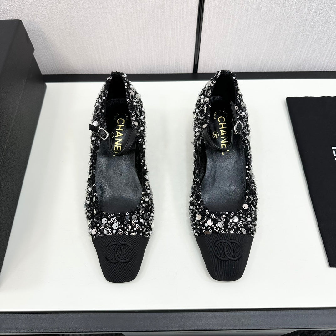 CHANEL MARY JANE IN BLACK SEQUINS AND VELVET