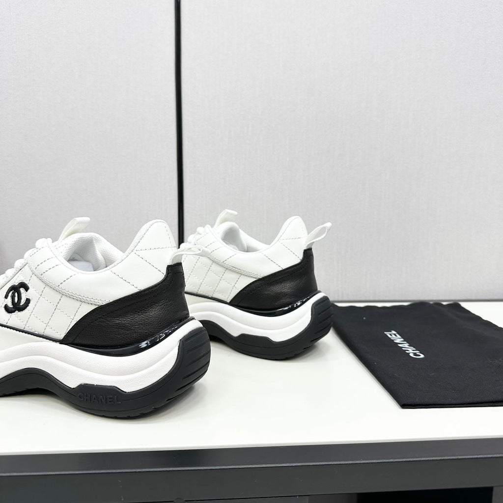 CHANEL SNEAKER IN WHITE MIX BLACK EMBROIDERED LAMBSKIN