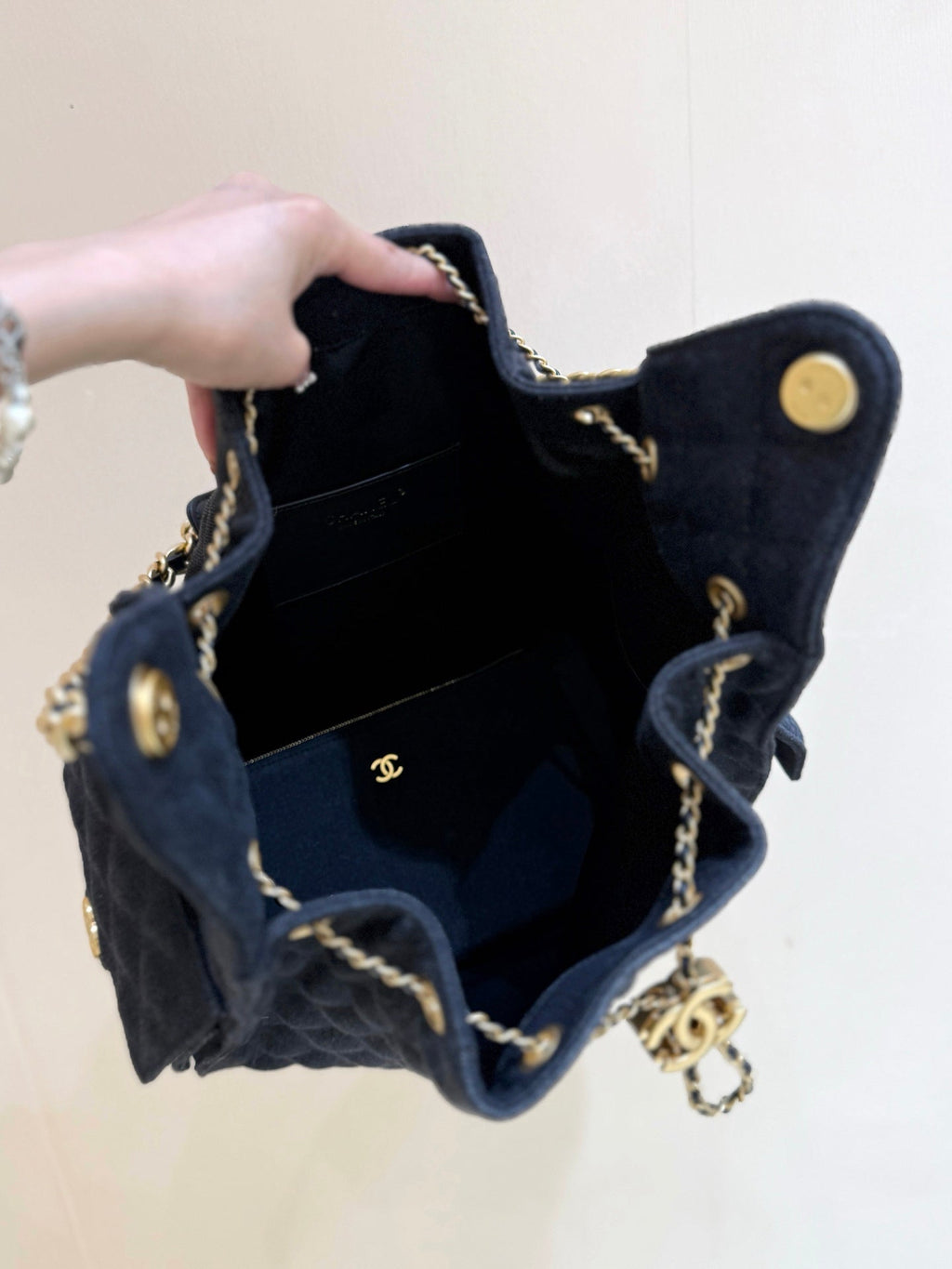 CHANEL 25 HANDBAG 40 IN BLACK DENIM GOLD HARDWARE