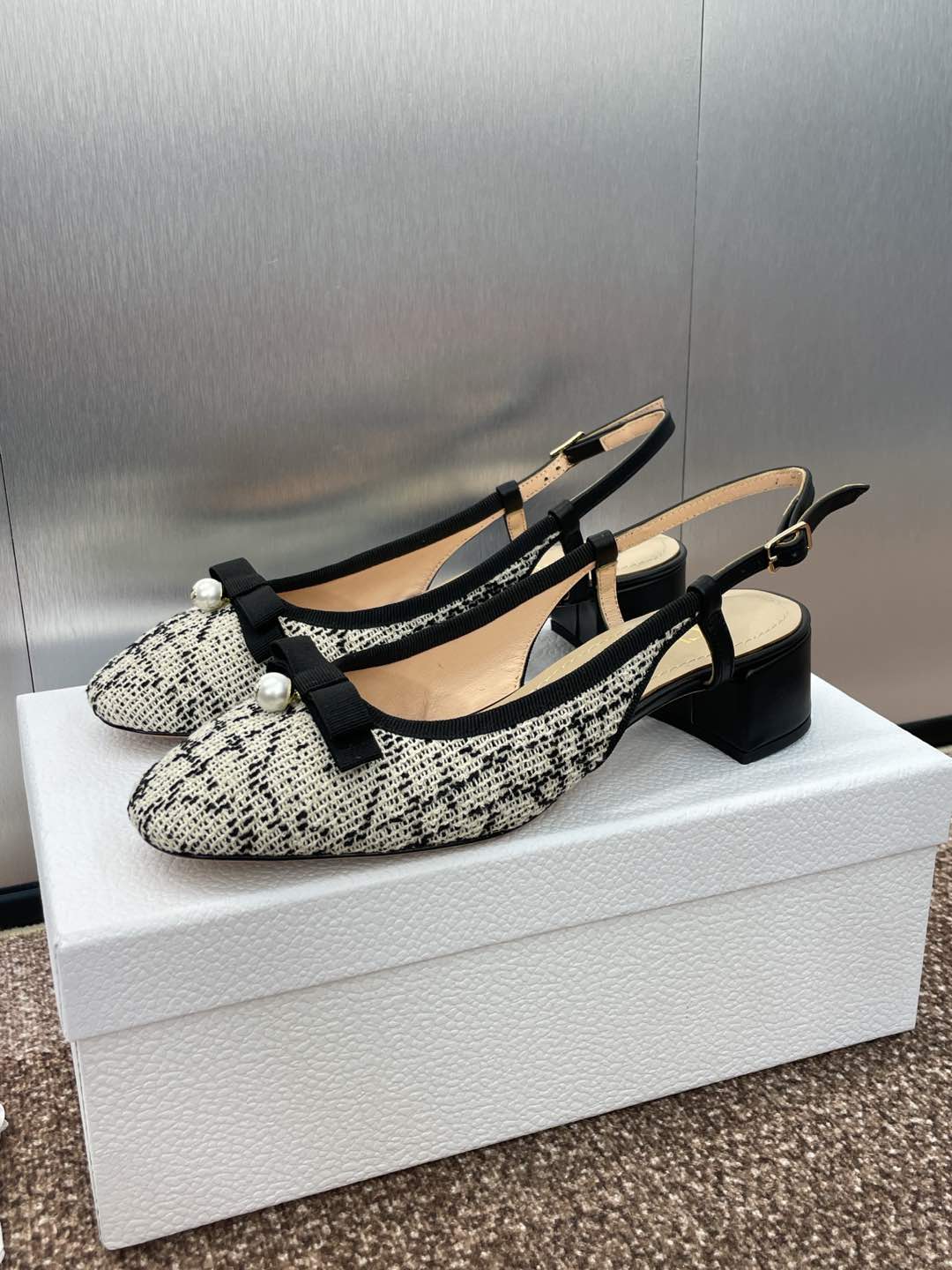 DIOR SLINGBACK PUMP IN WHITE MIX BLACK EMBROIDERED CANNAGE TWEED 35 MM
