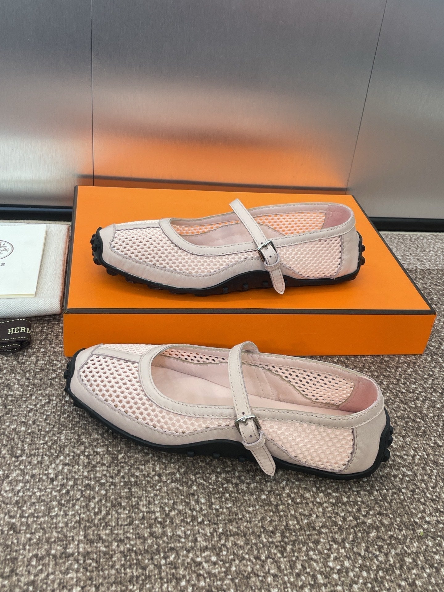 HERMES KICHU BALLET FLAT IN LIGHT PINK CROCHET KNIT AND CALFSKIN