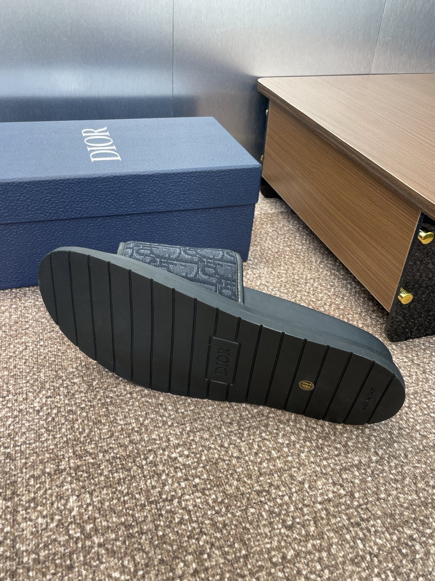 DIOR 25S ALIAS SLIDES IN BLACK CALFSKIN WITH CD OBLIQUE DARK BLUE LOGO