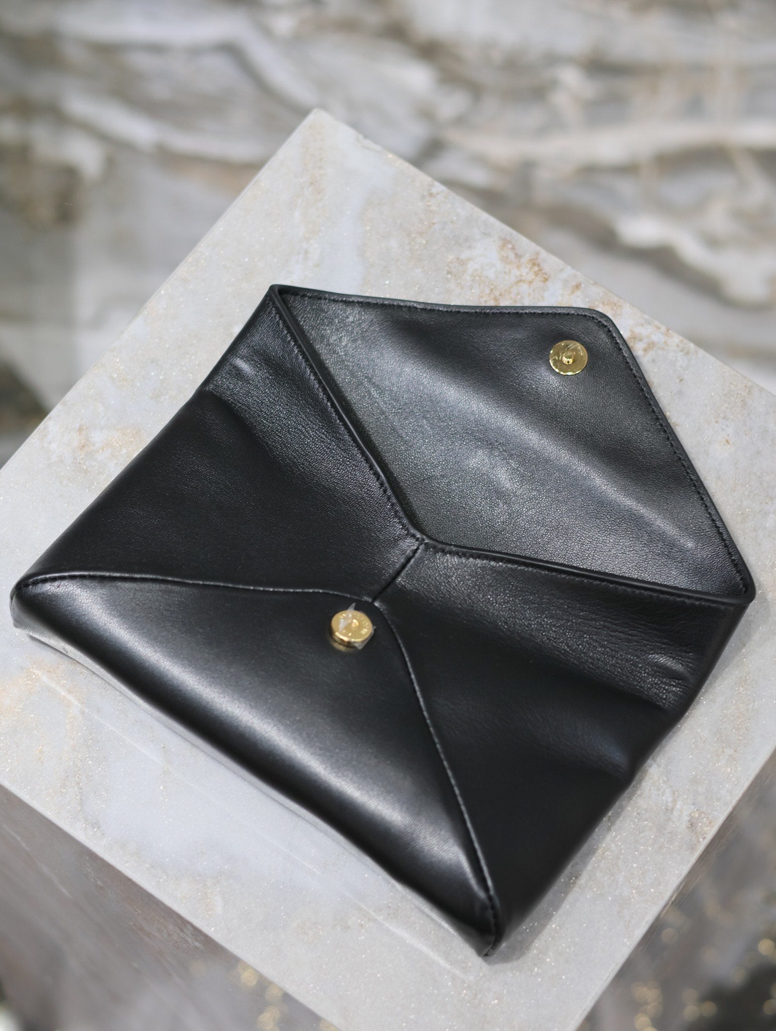 ENVELOPE CLUTCH 21 IN BLACK CALFSKIN