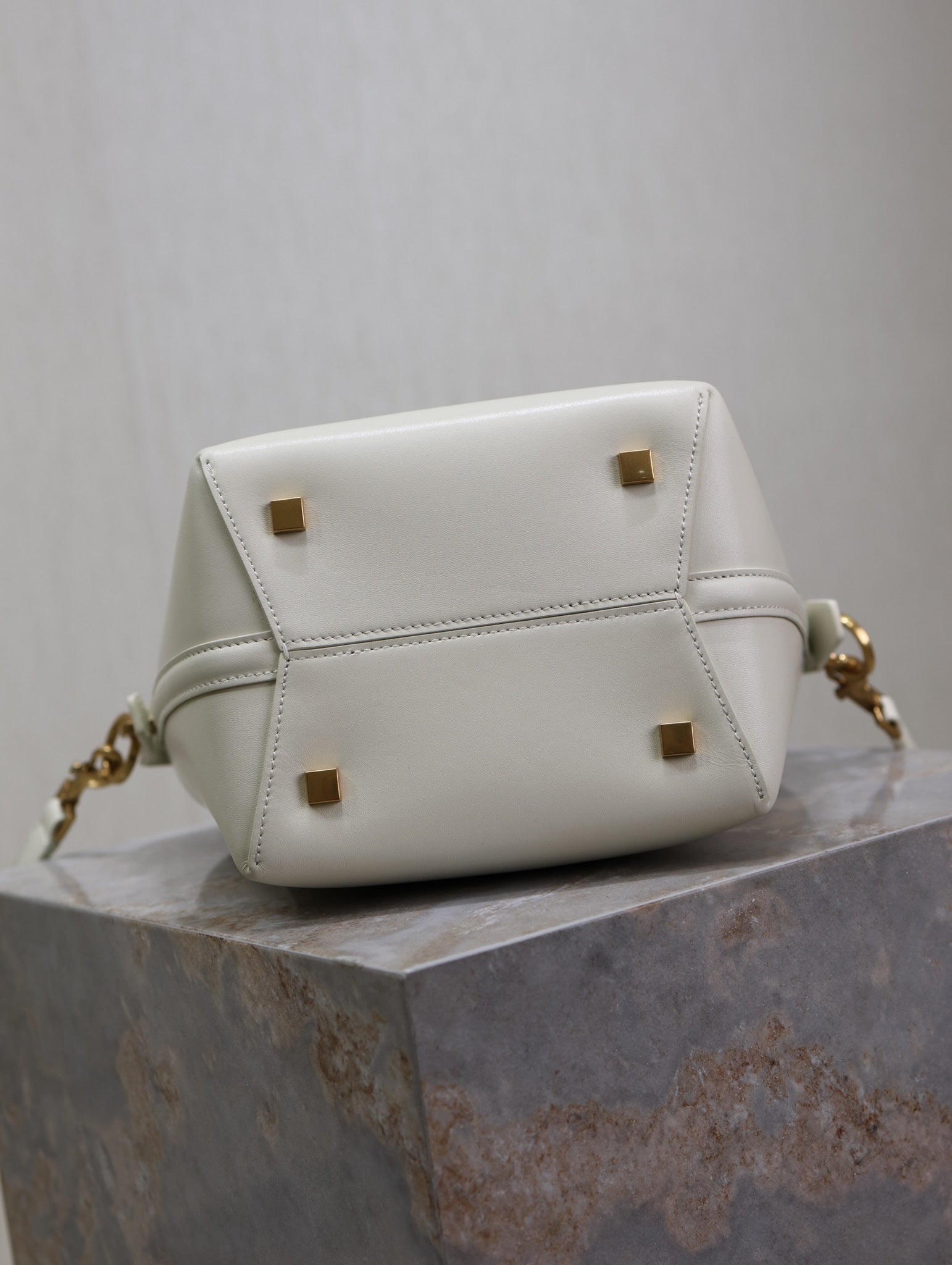 YSL 25S LE 37 BAG 20 IN DUSTY GRAY CALFSKIN GOLD HARDWARE