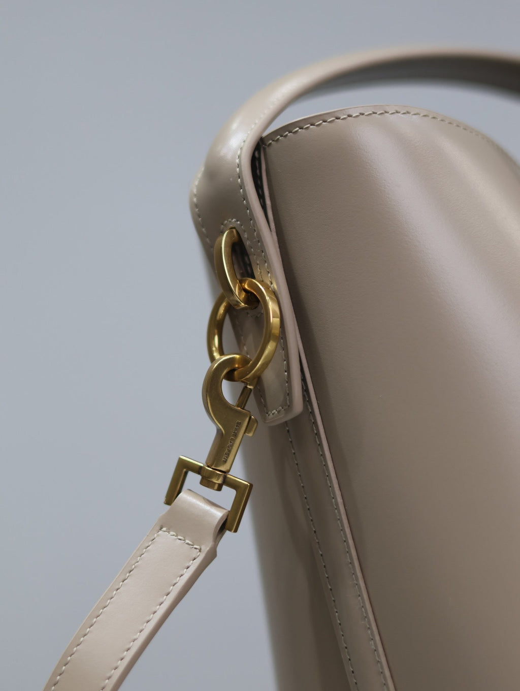 YSL 25S LE 37 BUCKET 20 IN BEIGE CALFSKIN GOLD HARDWARE