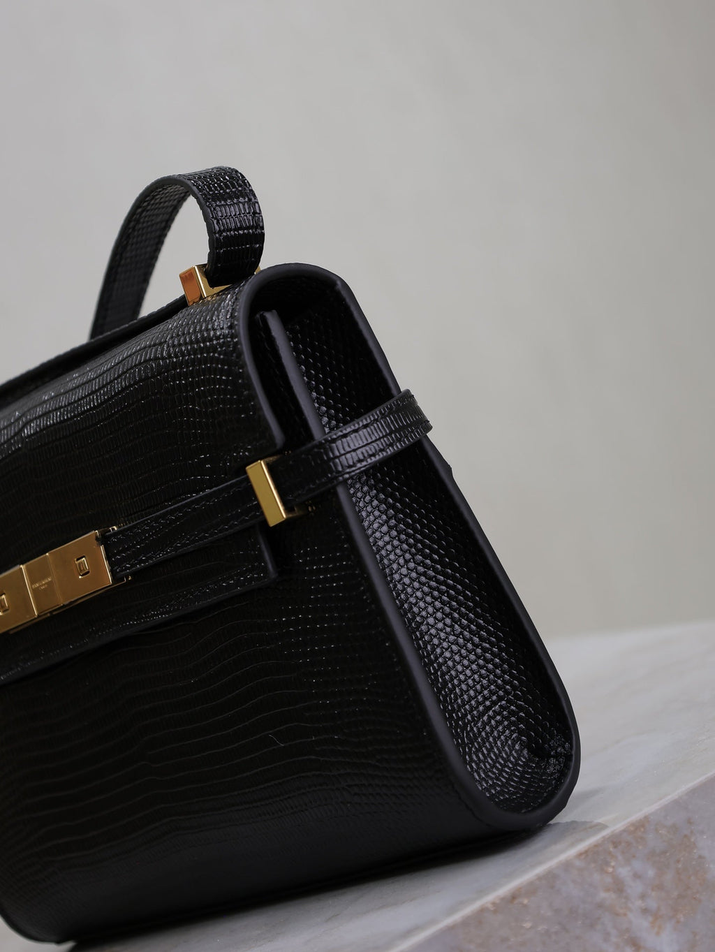 YSL 25S MINI MANHATTAN 19 IN BLACK SHINY CROCODILE CALFSKIN GOLD HARDWARE