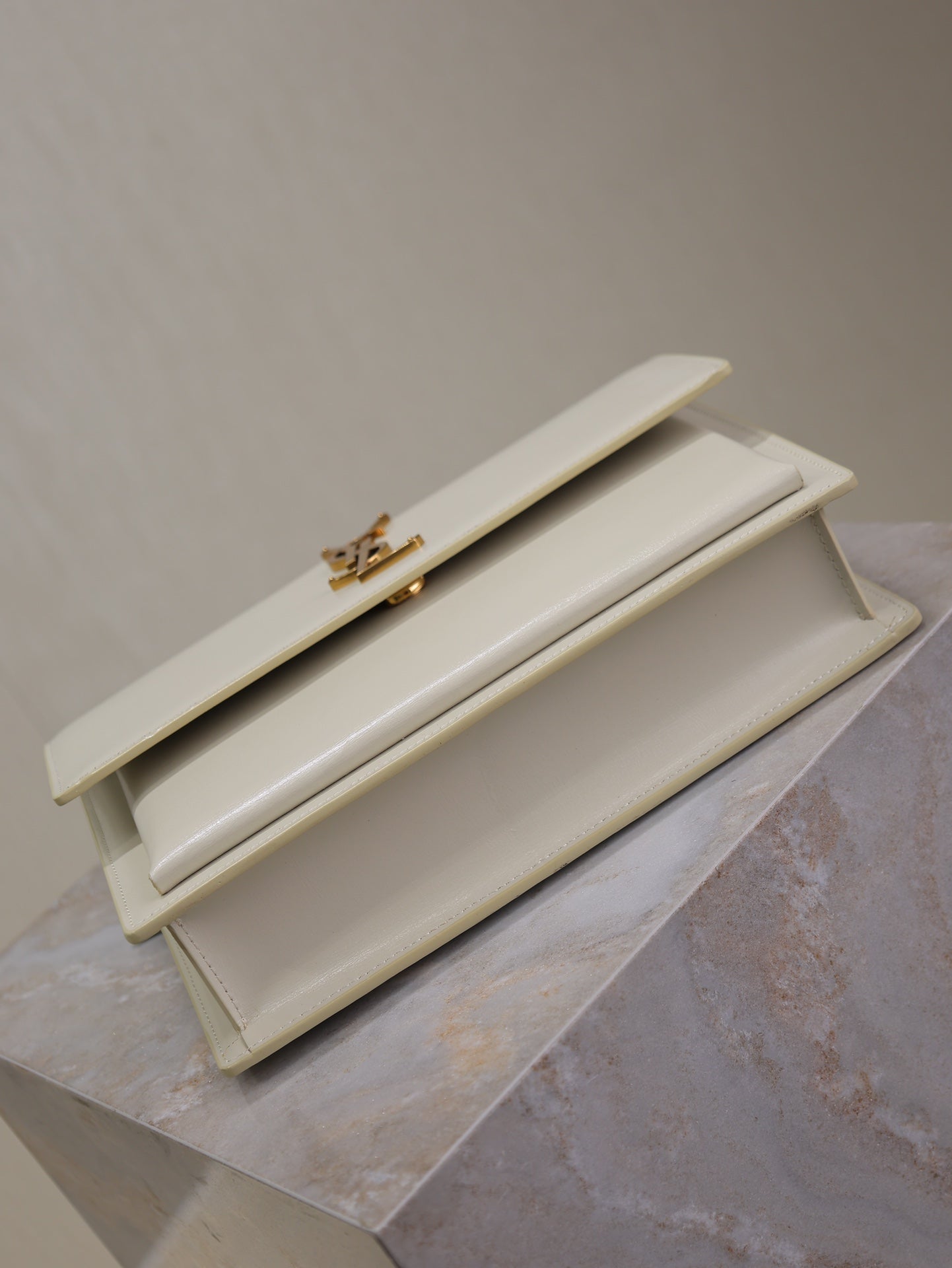 YSL 25S SUNSET MM 25 IN IVORY CALFSKIN GOLD HARDWRE