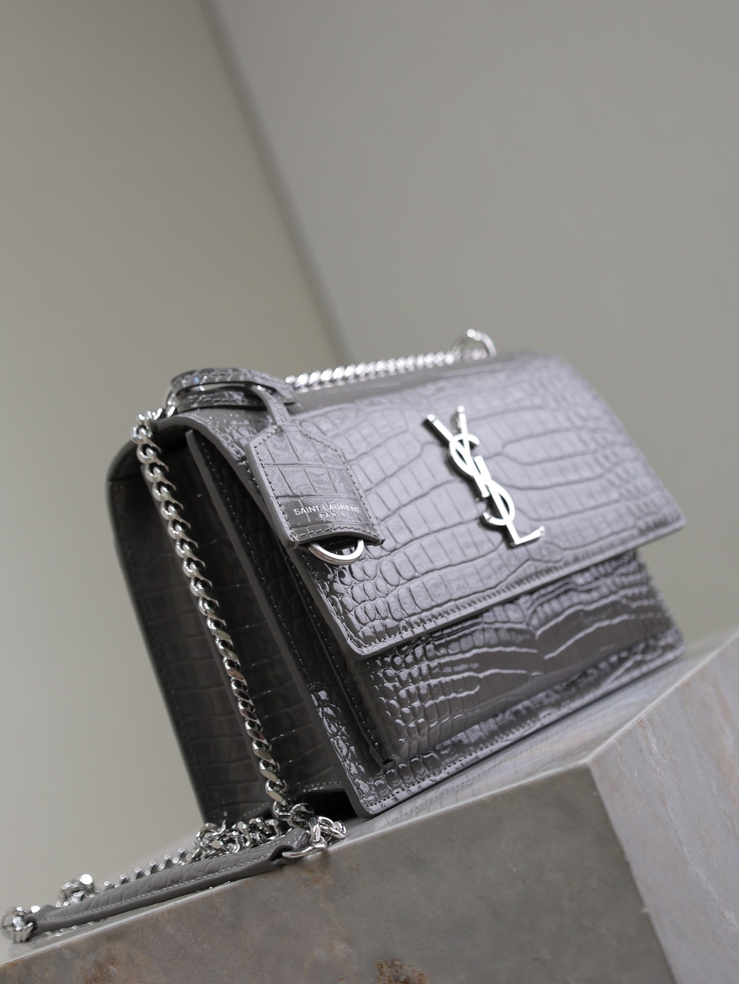 YSL 25S SUNSET MEDIUM 22 IN DARK GRAY CROCODILE-EMBOSSED SHINY CALFSKIN SILVER HARDWARE