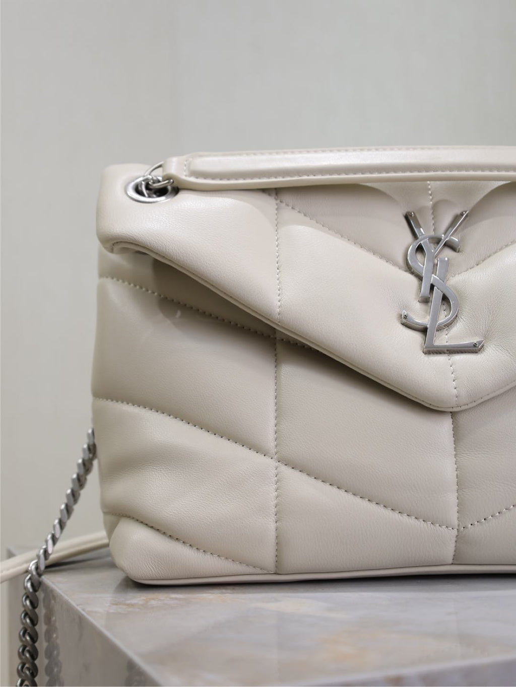 YSL 25S LOULOU PUFFER MM 29 IN SMOKEY TAUPE CALFSKIN SILVER HARDWARE