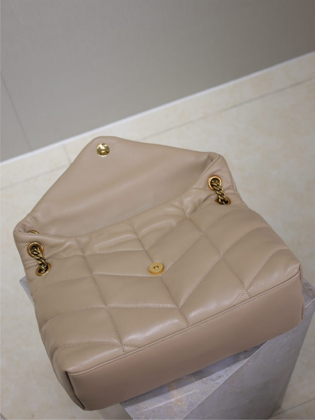 YSL 25S LOULOU PUFFER GM 35 IN BROWN CALFSKIN GOLD HARDWARE