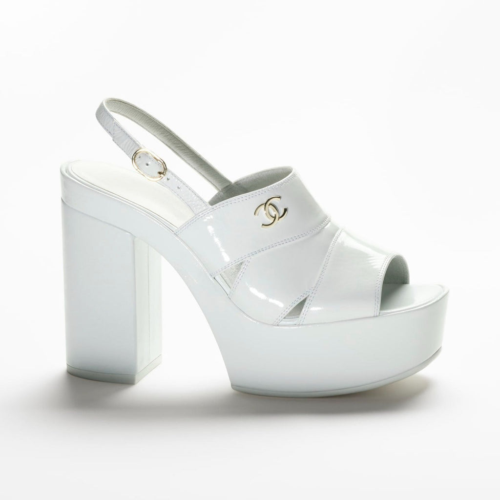 CHANEL SANDALS WHITE PATENT CRUMPLED LAMBSKIN