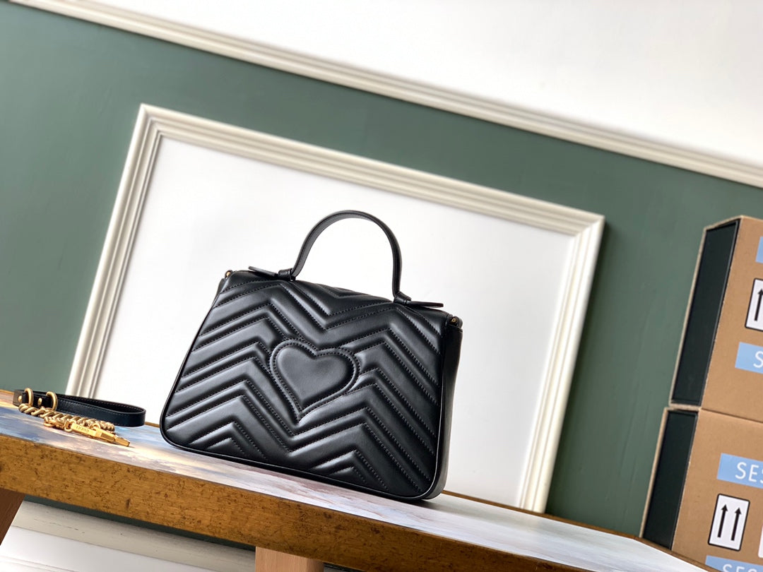 GUCCI Marmont 26.5cm Black Calfskin Gold Hardware
