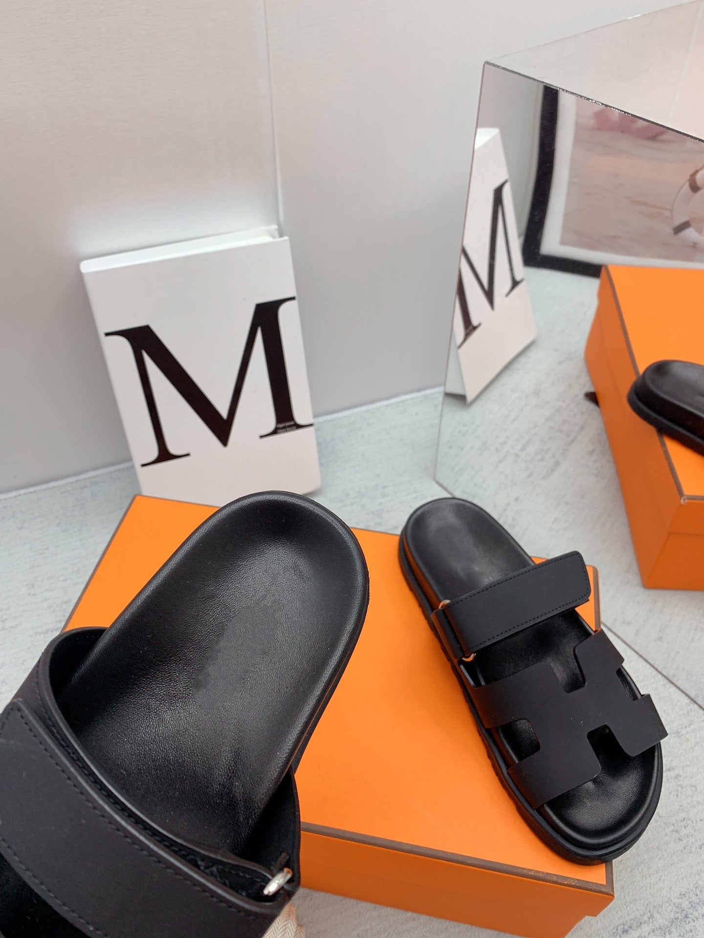 HERMES Chypre Sandal Black